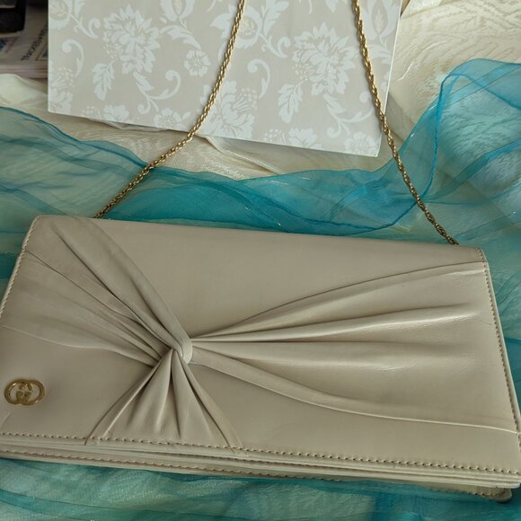 VINTAGE BEIGE CREAM ENVELOPE BAG GENUINE LEATHER 1970s Like New - Picture 1 of 11